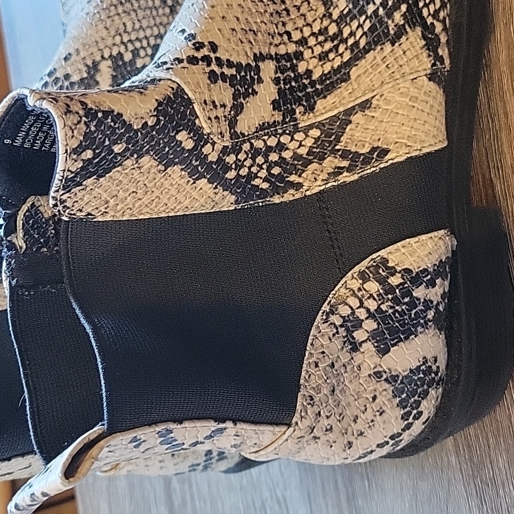 Universal Thread Snakeskin Print Boots Size 9 - image 3